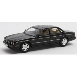 Jaguar&nbsp;XJR X300 1994 Black Matrix MX41001-272