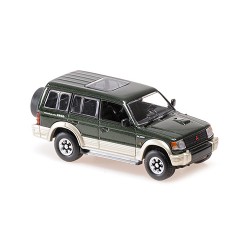 Mitsubishi Pajero LWB 1991 Green Metallic Minichamps 940163471