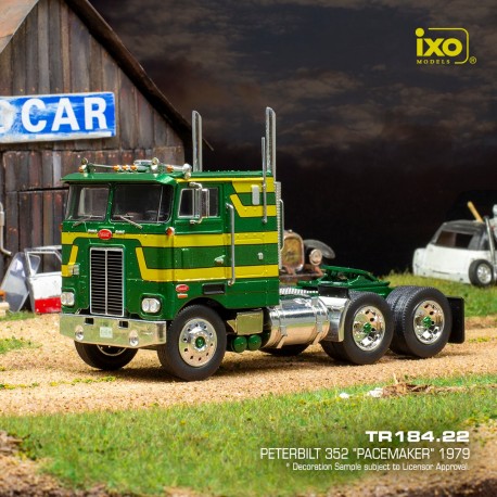 Peterbilt T352 Pacemaker 1979 Green IXO TR184