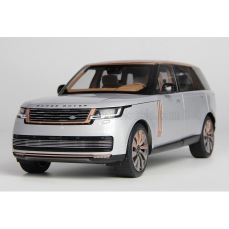 Land Rover&nbsp;Range Rover Silver LCD Model LCD18017-Si