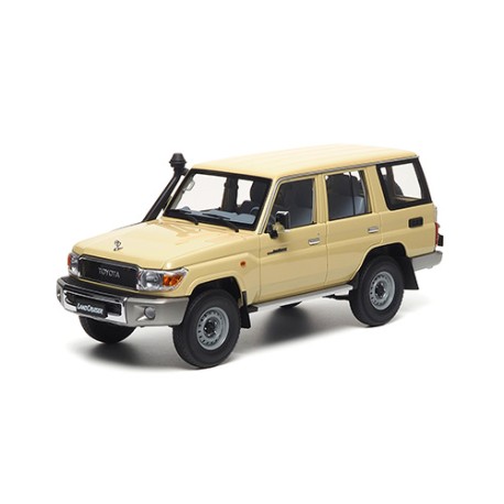 Toyota Land Cruiser 76 2017 Cream Almost Real ALM870102