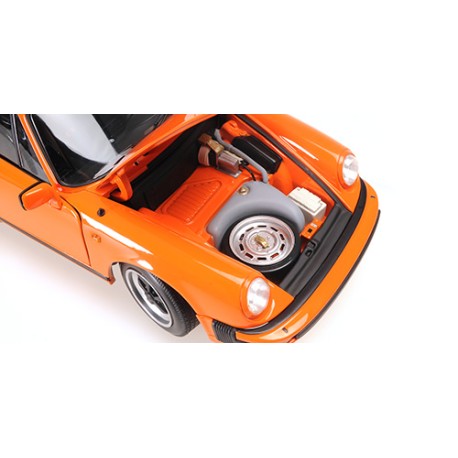 Porsche 911 Carrera 3.2 Coupe 1983 Orange Minichamps 100063025
