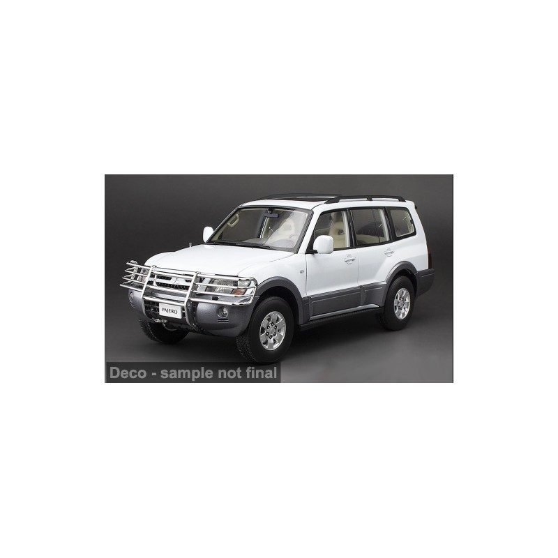 Modèle réduit Mitsubishi Pajero V73, Cool Silver 1/18 | Sunstar