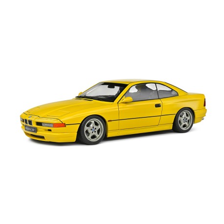 BMW 850 CSi COUPE rouge échelle 1/18 fabr REVELL voiture