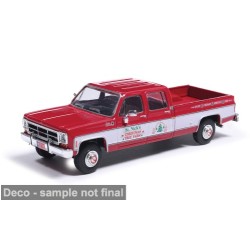 GMC Sierra Grande 2500 Christmas Exclusive 1976 red white IXO IA64020