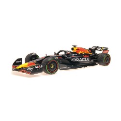 Red Bull RB18 1 Max Verstappen F1 World Champion Japon 2022 Minichamps 127221801