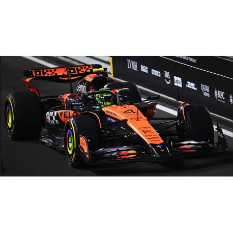 McLaren Mercedes MCL39 4 Lando Norris F1 World Champion Abu Dhabi 2025 Spark 18S1118