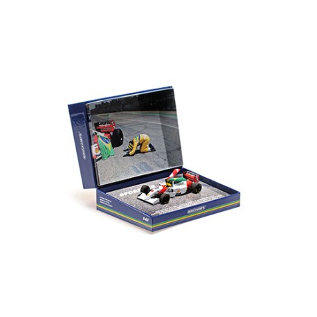 McLaren Ford MP4/8 with standing Figurine and Flag Sebastian Vettel F1 Tribute Imola 2024 Minichamps 530934305