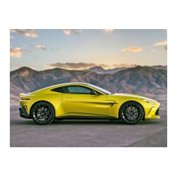 Aston Martin Vantage 2025 Spark S7846