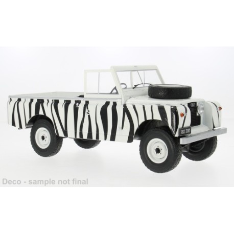 Land Rover Series II 109 1959 White Black MCG MCG18653R