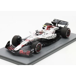 Red Bull RB21 with pitboard 22 Yuki&nbsp;Tsunoda F1 Japon 2025 Spark 18S1005