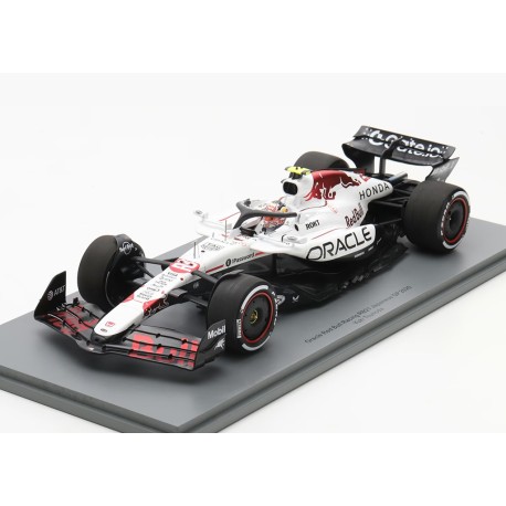 Red Bull RB21 with pitboard 22 Yuki&nbsp;Tsunoda F1 Japon 2025 Spark 18S1005