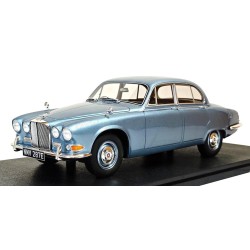 Jaguar 420 1967 Light Blue Met Cult Models CML289-3