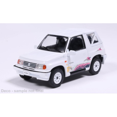 Suzuki Vitara Escudo 1995 White decorated IXO CLC665N