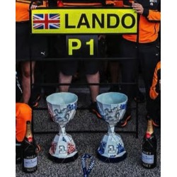 McLaren Mercedes MCL40 1 Lando Norris F1 Winner Pays Bas 2026 with figurine - pitboards Spark S9327