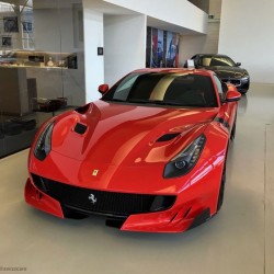 Ferrari Masterpiece F60 America Rosso Corsa Looksmart LS18010C