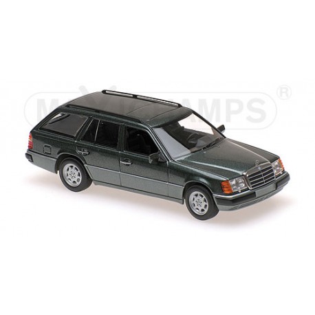 Mercedes-Benz 300 TE S124 1990 Verte Maxichamps 940037011
