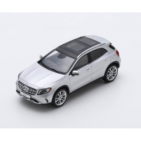 Mercedes-Benz GLA 250 Blanche 2017 Spark SDC027