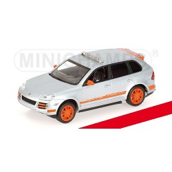 Porsche Cayenne Transsyberia 2007 Silver Minichamps 400066290