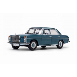 Mercedes Stroke 8 Salon Bleue Claire 1968 Sunstar SUN4573