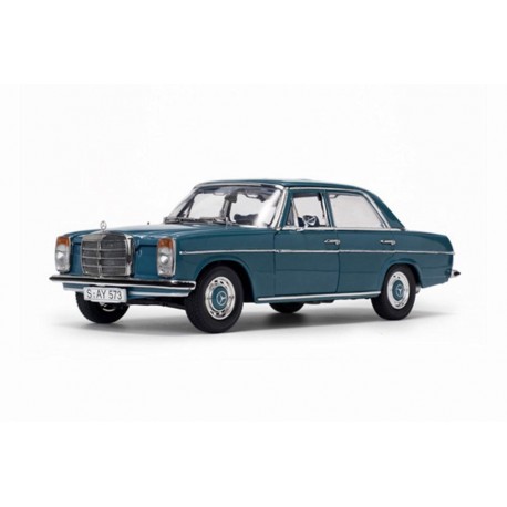 Mercedes Stroke 8 Salon Bleue Claire 1968 Sunstar SUN4573