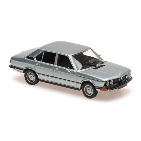 BMW 520 1972 Light Blue Metallic Minichamps 940023002