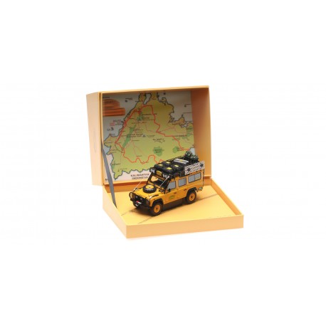 Land Rover Defender 110 Camel Trophy Dirty Version Almost Real ALM410305