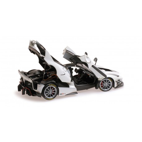 Ferrari FXX-K Evo Presentazione Minichamps BBR182280