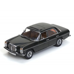 Mercedes-Benz Strich 8 saloon-dunkelolive Sunstar SS4579