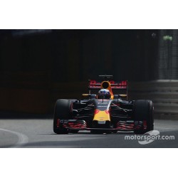 Red Bull Renault RB12 F1 Monaco 2016 Daniel Ricciardo Minichamps 117160103