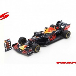 Aston Martin Red Bull Honda RB15 33 F1 USA 2019 Max Verstappen with pitboard Spark S6049