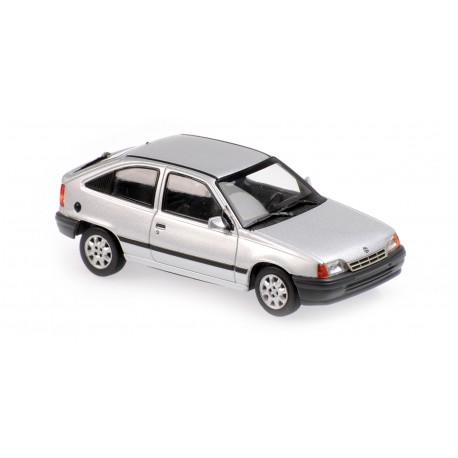 Opel Kadett E 1990 Silver Metallic Minichamps 940045900