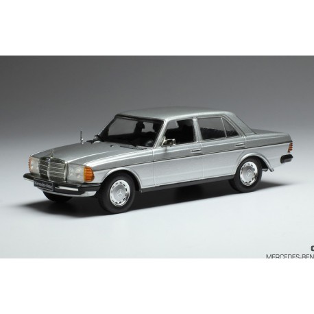 Mercedes 200 D W123 1976 Silver IXO CLC340N