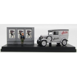 Fiat Ballila bus publicitaire with figure diorama 1932 Grey Black Rio Models 4364/P