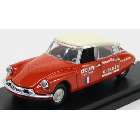 VQV84 Voiture 1/24 Hachette : CITROËN ID 19 Break 1957