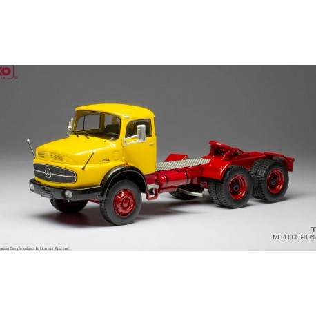 Mercedes LK 2624 1979 Yellow IXO TR087