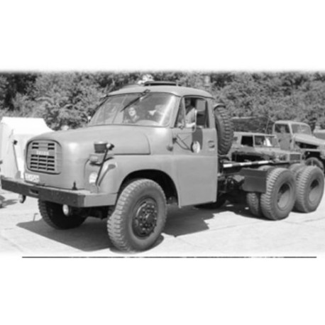 Tatra T148NT 6x6 Towing Vehicle 1972 Green IXO PCL47142