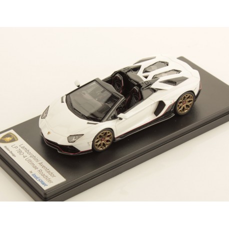 Lamborghini Ultimae Roadster Bianco Asopo with carbon pack Looksmart LS532D