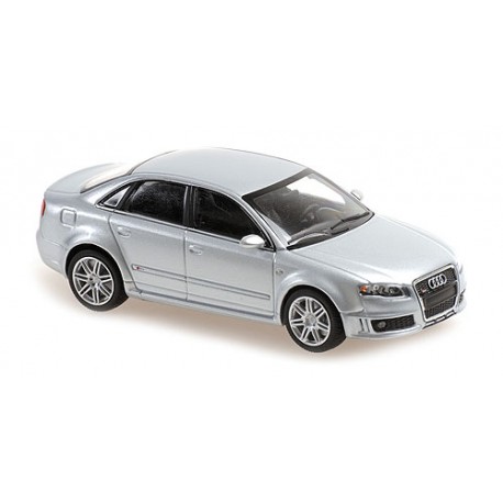 Audi RS4 2004 Silver Metallic Maxichamps 940014601