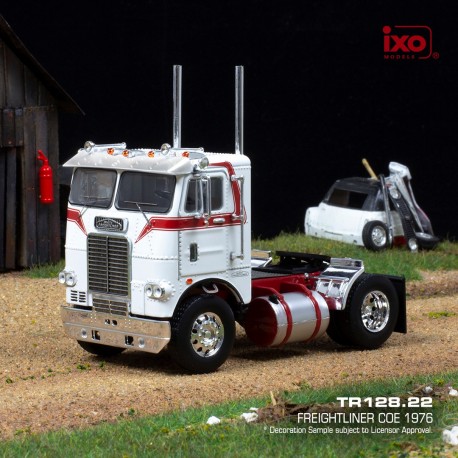 Freightliner Coe 1976 White Red IXO TR128