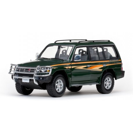 Mitsubishi Pajero Long 3.5 V6 1998 Vert Sunstar SS1225