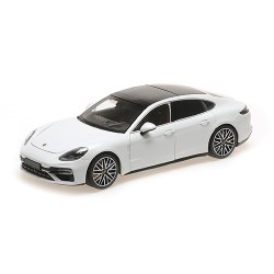 Porsche Panamera Turbo S 2020 White Metallic Minichamps 113061074