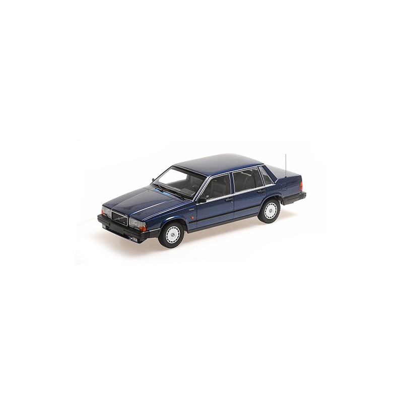Minichamps 1:18 Volvo 740 GL Année de construction 1986 vert foncé